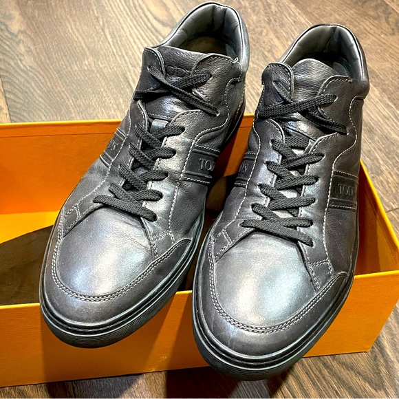 Tod’s men’s sneaker. - Picture 1 of 5